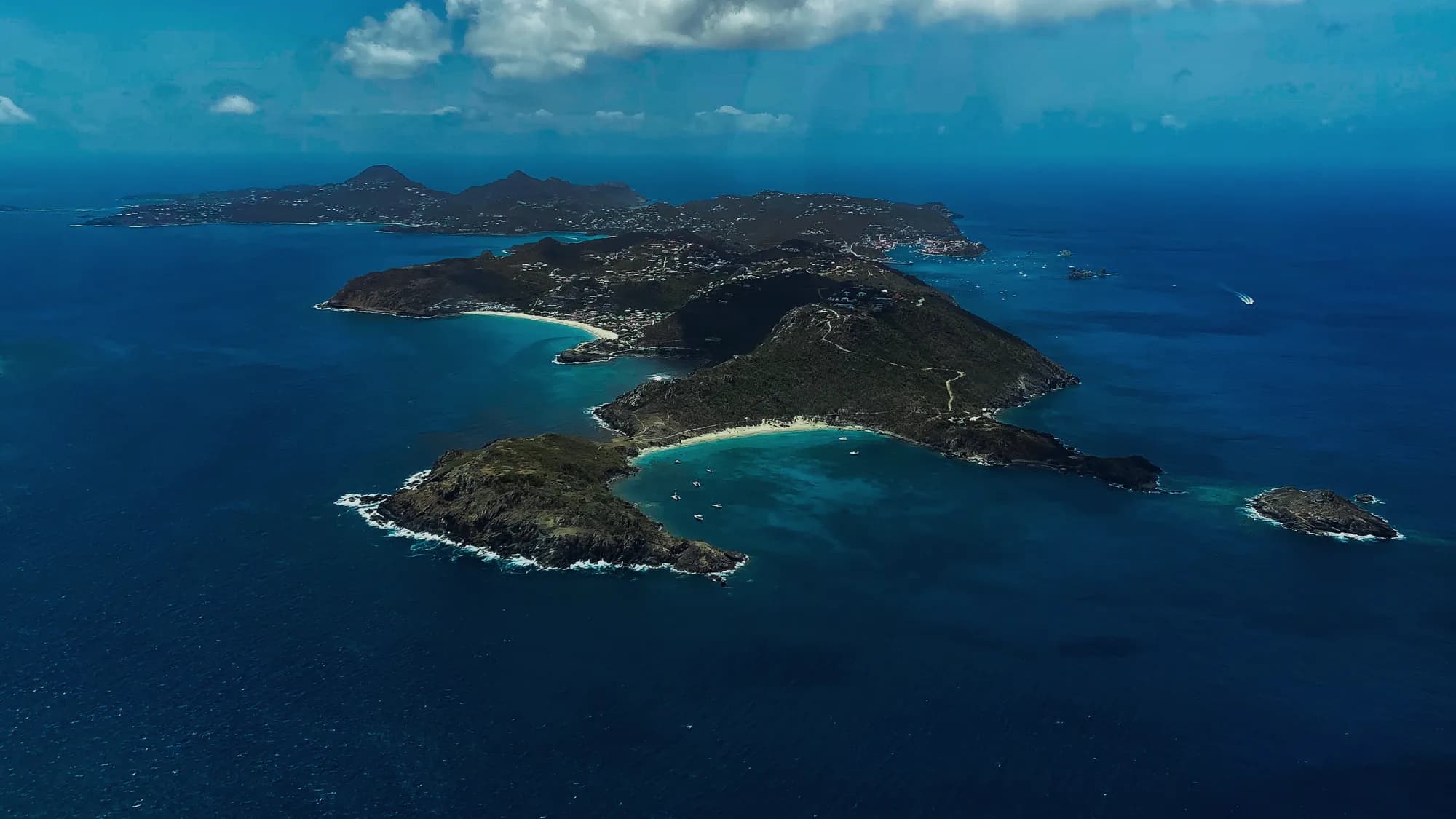 Luxusvilla und türkisfarbenes Wasser in Saint-Barthélemy