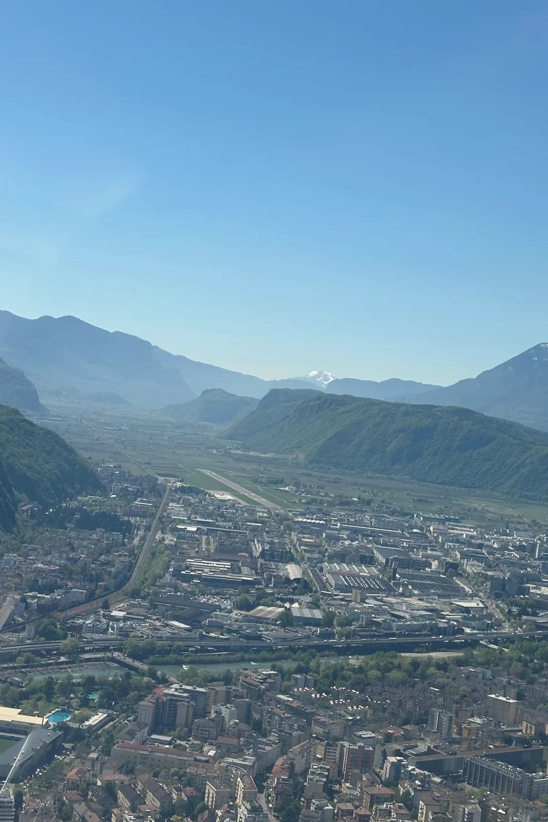 Bozen Flugplatz von oben