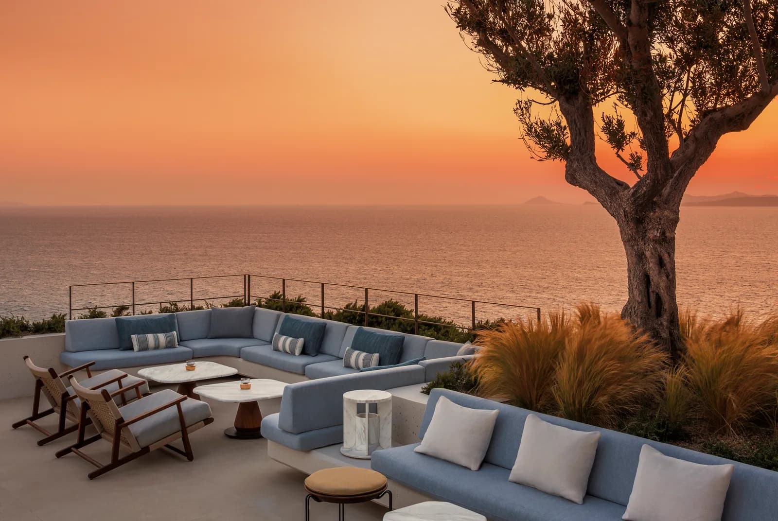 One&Only Kéa Island – Kosmos Bar zum Sonnenuntergang