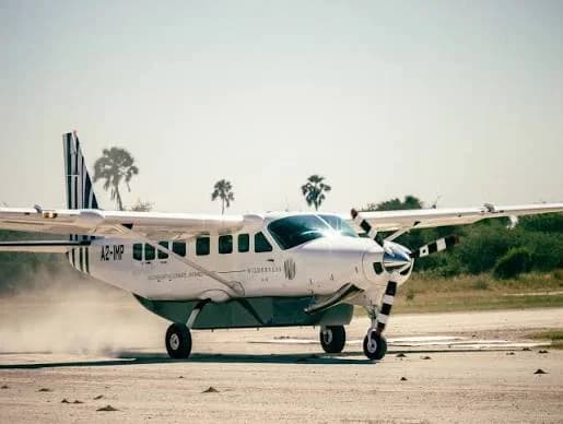 Cessna 208 von Wilderness Air auf der Startbahn