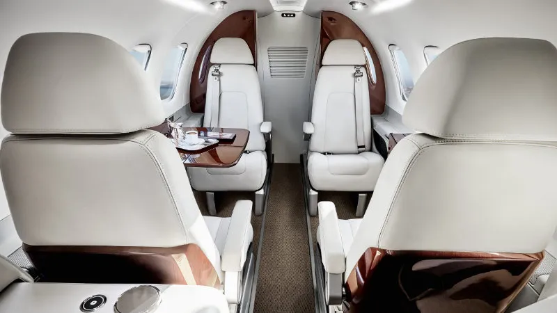 Kabine des Embraer Phenom 100EX